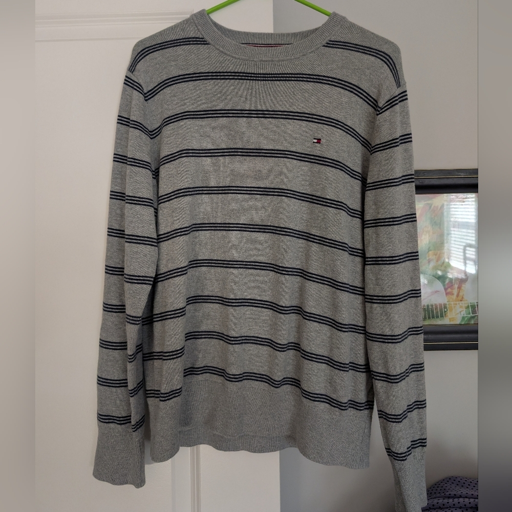 Tommy Hilfiger Men's Gray and Navy Striped Crewneck Sweater